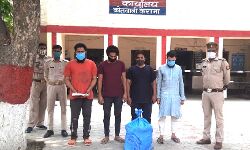 छापेमारी के दौरान हुई मुठभेड़- 4 आरोपी गिरफ्तार