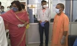 सीएम का अलीगढ दौरा- किया इंटीग्रेटेड कोविड कमांड सेंटर निरीक्षण