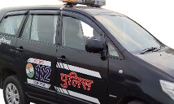 शव दफनाने को लेकर हुआ विवाद- भीड़ ने किया पुलिस पर पथराव शव दफनाने को लेकर हुआ विवाद- भीड़ ने किया पुलिस पर पथराव