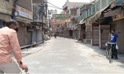 ईद-उल-फितर के मौके पर बाजार की रौनक गायब ईद-उल-फितर के मौके पर बाजार की रौनक गायब