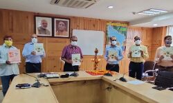 गन्ना विभाग की पुस्तक का हुआ ऑनलाइन विमोचन गन्ना विभाग की पुस्तक का हुआ ऑनलाइन विमोचन