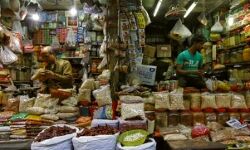 महंगाई ने तोड़े सारे रिकॉर्ड- घरेलू वस्तुओं के दामों में हुई वृद्धि महंगाई ने तोड़े सारे रिकॉर्ड- घरेलू वस्तुओं के दामों में हुई वृद्धि