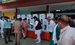 वरुण गांधी ने संसदीय क्षेत्र में दिए 26 ऑक्सीजन कंसंट्रेटर वरुण गांधी ने संसदीय क्षेत्र में दिए 26 ऑक्सीजन कंसंट्रेटर