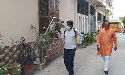 कोरोना की चैन तोडने को कराया सैनिटाइजेशन कोरोना की चैन तोडने को कराया सैनिटाइजेशन