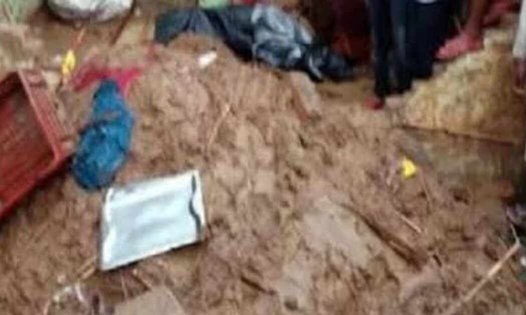 बारिश से कच्चे मकान की गिरी छत - 3 बच्चों सहित मां की मौत