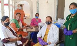 कोरोना वैक्सीन को लेकर युवाओं में दिखाई दिया उत्साह कोरोना वैक्सीन को लेकर युवाओं में दिखाई दिया उत्साह