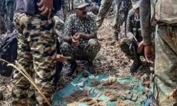 पुलिस और नक्सलियों के बीच हुई गोलीबारी-मुठभेड़ में 13 ढेर