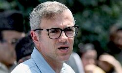 डॉक्टरों को क्षेत्रीय कोविड केंद्रों में भेजने पर पूर्व CM ने उठाया सवाल