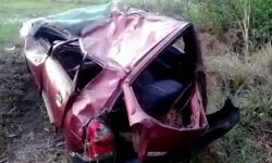 खंदक में गिरी कार-दो लोगों की मौत-गाय बचाने के प्रयास में हादसा