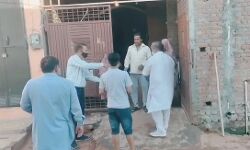 हिंदू महासभा ने गरीब परिवारों में खाद्य सामग्री के रूप में बांटी खुशी हिंदू महासभा ने गरीब परिवारों में खाद्य सामग्री के रूप में बांटी खुशी