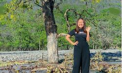 नेहा उत्तराखंड में कर रही मस्ती नेहा उत्तराखंड में कर रही मस्ती