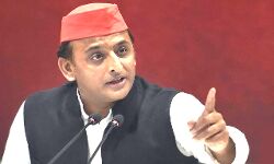 अखिलेश ने कसा तंज- BJP की डबल इंजन सरकार- कर रही नाटक अखिलेश ने कसा तंज- BJP की डबल इंजन सरकार- कर रही नाटक