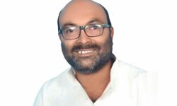 निर्धन का अधिकार ले गए मंत्री के भाई- लल्लू निर्धन का अधिकार ले गए मंत्री के भाई- लल्लू