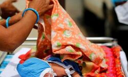 मचा हाहाकार-2 जनपदों में 600 से अधिक बच्चे हुए कोरोना से संक्रमित मचा हाहाकार-2 जनपदों में 600 से अधिक बच्चे हुए कोरोना से संक्रमित