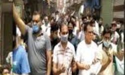सड़क पर उतरे व्यापारी-ताली व थाली बजाकर किया प्रदर्शन-कर्फ्यू का विरोध