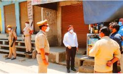 ओवर रेटिंग की शिकायत पर एसडीएम का छापा-मचा हड़कंप