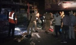 एक्सप्रेस-वे बस पलटने से 28 यात्री घायल- एक की मौत