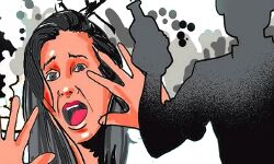 अवैध संबंध का विरोध- पति और बेटे ने महिला पर डाला तेजाब