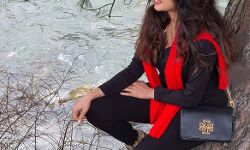 प्रशंसकों से जुड़ी रहती हैं भाग्यश्री