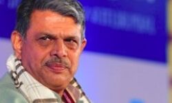 योगी मंत्रीमंडल विस्तार की अटकलों के बीच पहुंचे संघ नेता योगी मंत्रीमंडल विस्तार की अटकलों के बीच पहुंचे संघ नेता