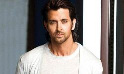 4 अलग-अलग लुक में नजर आयेंगे बॉलीवुड के माचो मैन 4 अलग-अलग लुक में नजर आयेंगे बॉलीवुड के माचो मैन