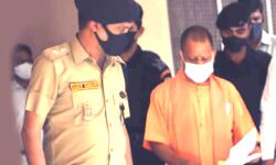 कोविड स्पेशल- अधीनस्थों व पब्लिक के लिये मसीहा बने SSP- CM ने थपथपाई पीठ कोविड स्पेशल- अधीनस्थों व पब्लिक के लिये मसीहा बने SSP- CM ने थपथपाई पीठ