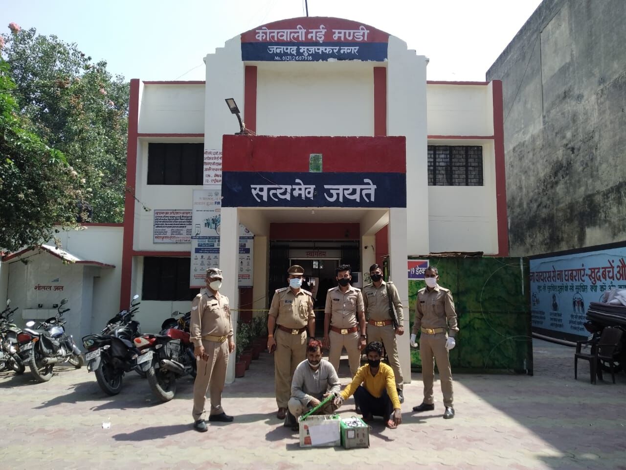 पुलिस के हाथ लगे 4 बदमाश-चोरी का माल बरामद
