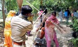 सफाईकर्मी की मौत पर जताया दुख-की लाठीचार्ज की निंदा सफाईकर्मी की मौत पर जताया दुख-की लाठीचार्ज की निंदा