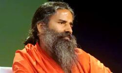 बाबा रामदेव पर देशद्रोह का मुकदमा दर्ज करने की मांग बाबा रामदेव पर देशद्रोह का मुकदमा दर्ज करने की मांग