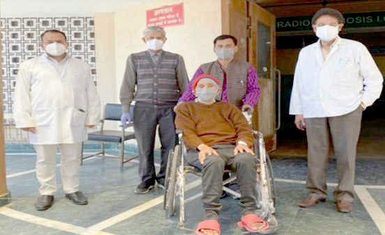 102 वर्षीय बुजुर्ग महिला ने कोरोना वायरस को दी मात