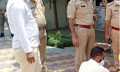 पुलिस BJP नेता विवाद-सिपाही सस्पेंड, दारोगा लाईन हाजिर-जांच के आदेश