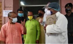 CM का दौरा-किया निरीक्षण-बोले कोरोना संक्रमितों को मिले बेहतर उपचार CM का दौरा-किया निरीक्षण-बोले कोरोना संक्रमितों को मिले बेहतर उपचार