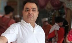 अलीगढ़ शराब मौत मामला-आबकारी अधिकारी समेत तीन निलंबित अलीगढ़ शराब मौत मामला-आबकारी अधिकारी समेत तीन निलंबित