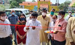 मंत्री कपिल देव ने फीता काटकर किया वैक्सीनेशन शिविर का किया शुभारंभ मंत्री कपिल देव ने फीता काटकर किया वैक्सीनेशन शिविर का किया शुभारंभ