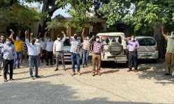 बिजली अभियंताओं ने दिया धरना-आंदोलन जारी रखने की भरी हुंकार