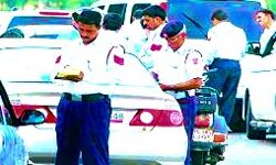 यातायात नियमों की अनदेखी करने वाले 353 लोगों का चालान यातायात नियमों की अनदेखी करने वाले 353 लोगों का चालान