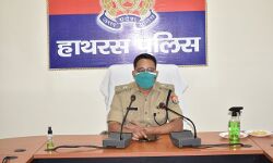 हाथरस SP ने गोष्ठी का आयोजन कर टीम को किया अलर्ट हाथरस SP ने गोष्ठी का आयोजन कर टीम को किया अलर्ट
