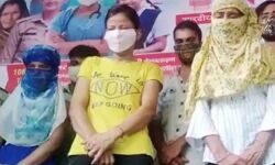 इलाके में चल रहा था सेक्स रैकेट-हुआ भंडाफोड़- 6 गिरफ्तार इलाके में चल रहा था सेक्स रैकेट-हुआ भंडाफोड़- 6 गिरफ्तार