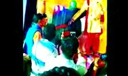 दुल्हन ने स्टेज पर की हर्ष फायरिंग