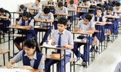 टलेंगे 12वीं के बोर्ड एग्जाम?-शिक्षा मंत्री एम्स में भर्ती टलेंगे 12वीं के बोर्ड एग्जाम?-शिक्षा मंत्री एम्स में भर्ती