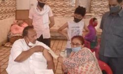 रिकॉर्ड 200 लोगों को लगा कोरोना का टीका रिकॉर्ड 200 लोगों को लगा कोरोना का टीका