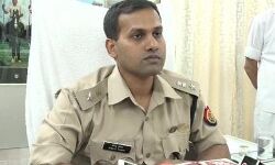 पहल- मुरादाबाद पुलिस ने नए साल पर बांटे HAPPY NEW YEAR के कार्ड
