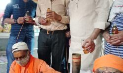 भैरव बाबा का शराब से अभिषेक-की देश को कोरोना से मुक्ति की प्रार्थना