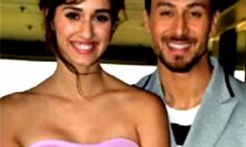 घूमने निकले टाईगर व दिशा को पुलिस ने रोका घूमने निकले टाईगर व दिशा को पुलिस ने रोका