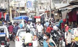 करीब डेढ महीने बाद बुधवार को खुले बाजार