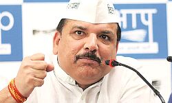 बोले संजय सिंह-क्या बीजेपी में है योगी को हटाने का साहस? बोले संजय सिंह-क्या बीजेपी में है योगी को हटाने का साहस?