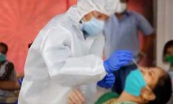 सास को आया गुस्सा-बहू को लगाया गले-कर दिया कोरोना संक्रमित