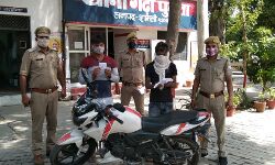 पुलिस ने दबोचें चोरी करने वाले गैंग के 2 सदस्य- रकम बरामद