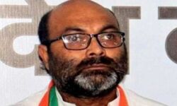 लल्लू का सरकार पर हमला-बोले योगी का पोषण मिशन कागजों पर लल्लू का सरकार पर हमला-बोले योगी का पोषण मिशन कागजों पर