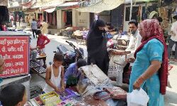 खुले बाजार - नहीं दिखाई दिया कोरोना का खौफ-मास्क भी नहीं मिले खुले बाजार - नहीं दिखाई दिया कोरोना का खौफ-मास्क भी नहीं मिले